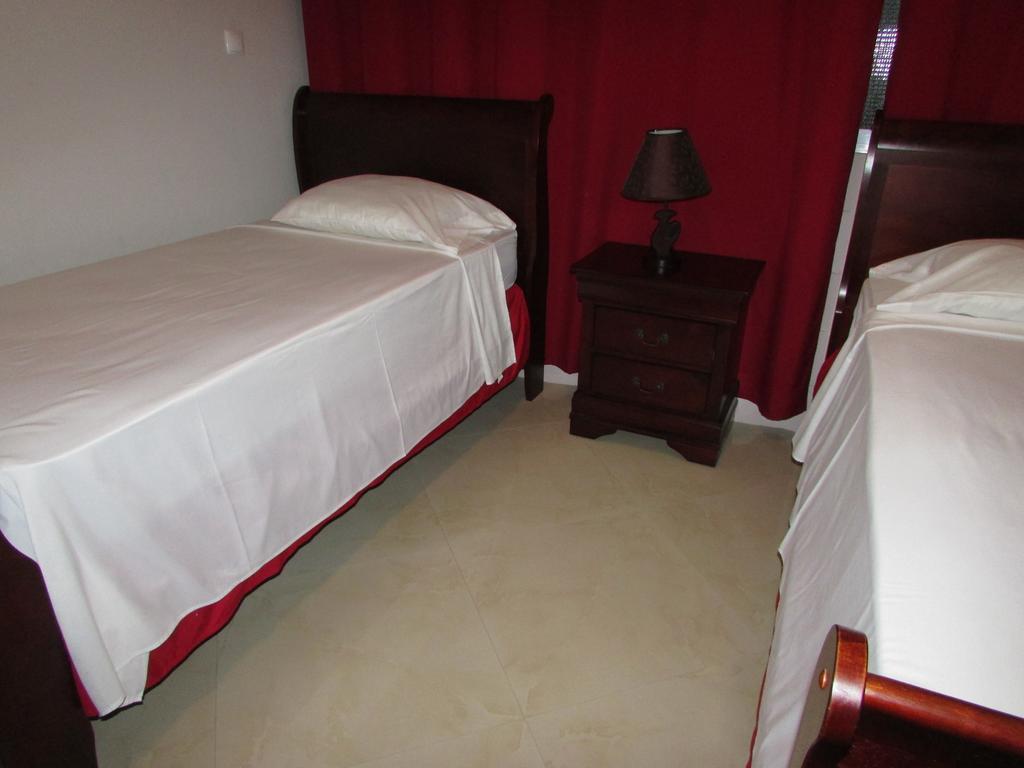 サン・フェリペ Residencial Girassol, Lda Bed & Breakfast エクステリア 写真