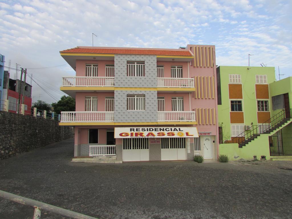 サン・フェリペ Residencial Girassol, Lda Bed & Breakfast エクステリア 写真