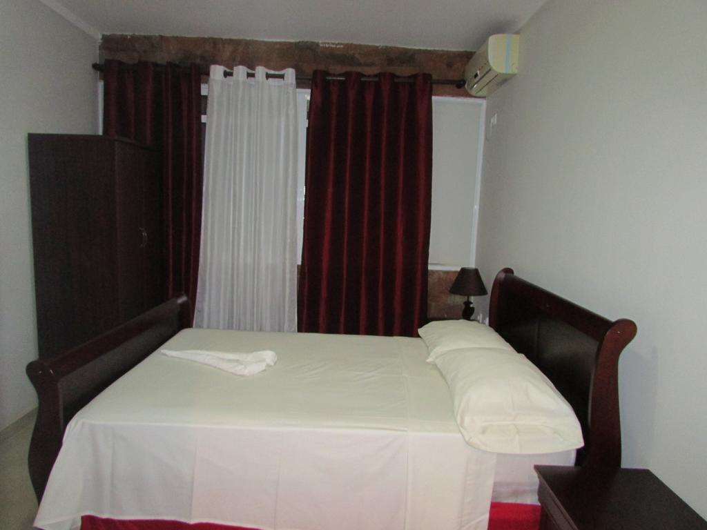 サン・フェリペ Residencial Girassol, Lda Bed & Breakfast エクステリア 写真