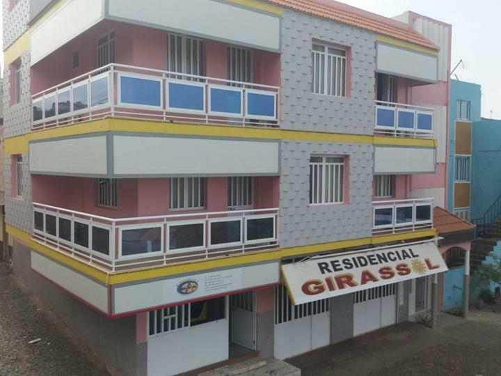 サン・フェリペ Residencial Girassol, Lda Bed & Breakfast エクステリア 写真